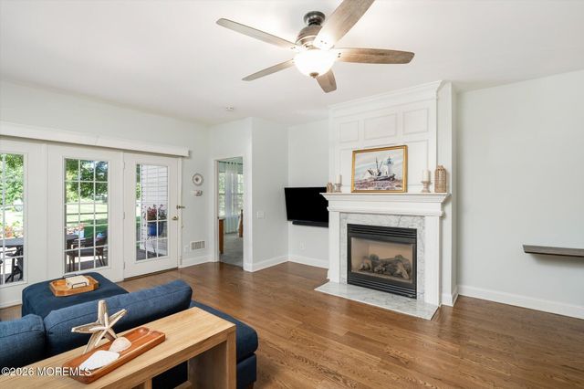 10 Sparrow Drive, Hamilton, NJ 08690