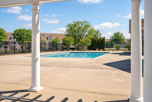 10 Sparrow Drive, Hamilton, NJ 08690