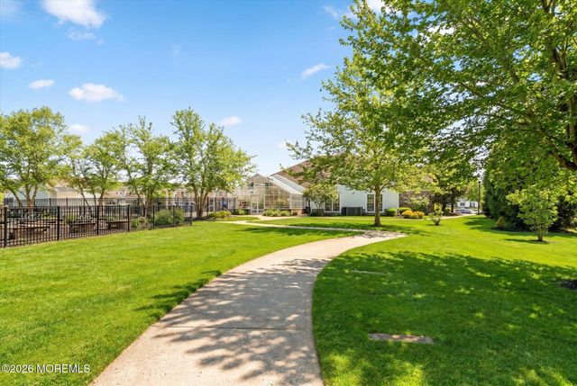 10 Sparrow Drive, Hamilton, NJ 08690