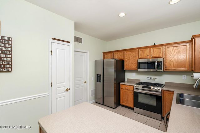 10 Sparrow Drive, Hamilton, NJ 08690