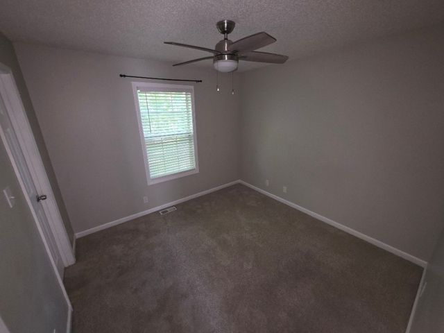 105 Monarch Ln, Clarksville, TN 37042