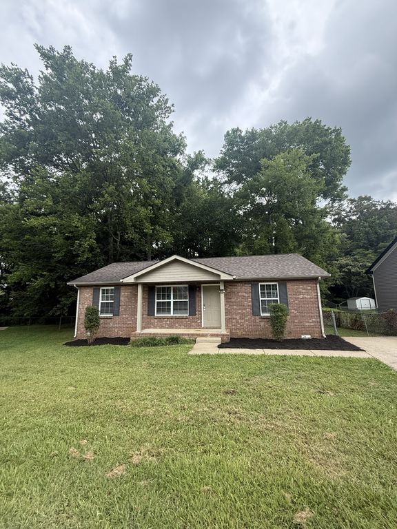 105 Monarch Ln, Clarksville, TN 37042