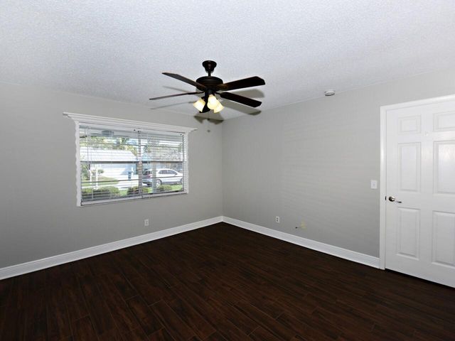 598 NE Maranta Terrado NE, Jensen Beach, FL 34957