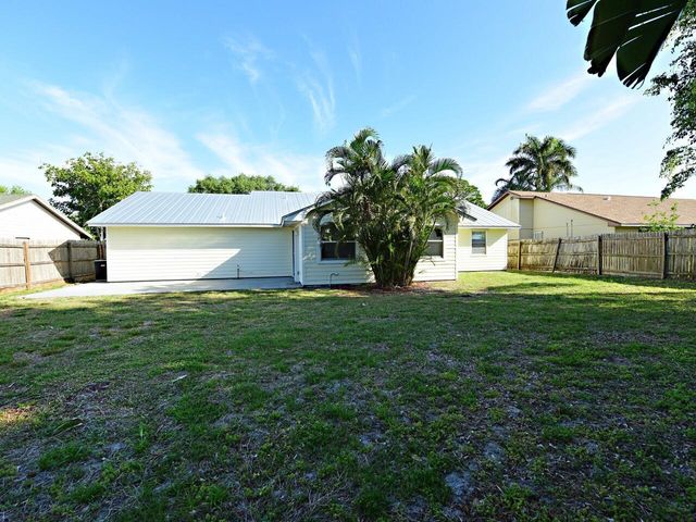 598 NE Maranta Terrado NE, Jensen Beach, FL 34957