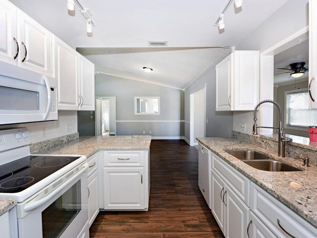 598 NE Maranta Terrado NE, Jensen Beach, FL 34957