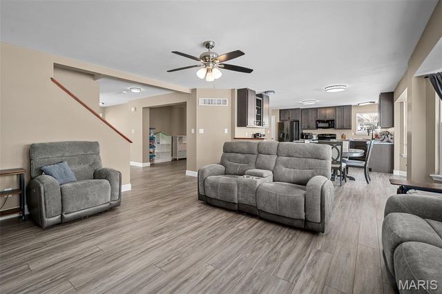 2233 Appaloosa Trail, High Ridge, MO 63049