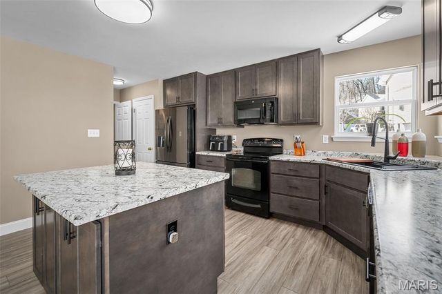 2233 Appaloosa Trail, High Ridge, MO 63049