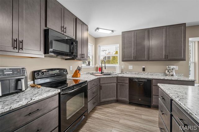 2233 Appaloosa Trail, High Ridge, MO 63049