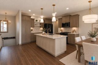 2105 S Red Oak Ave Avenue, Sioux Falls, SD 57110
