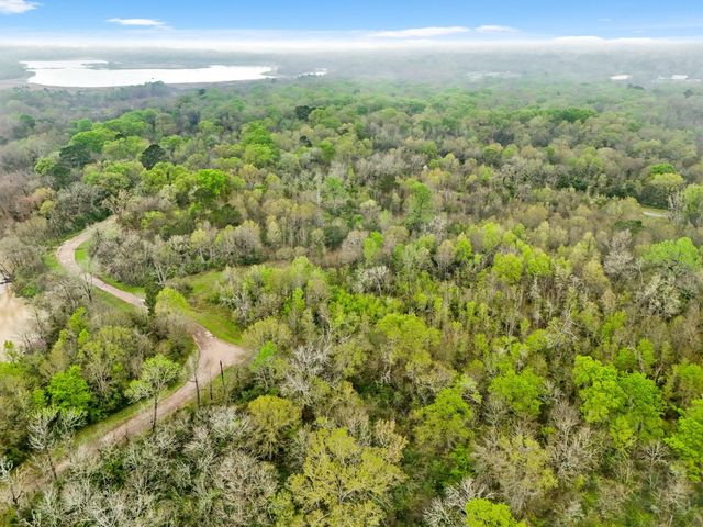 10211 S Essex Drive, Conroe, TX 77302