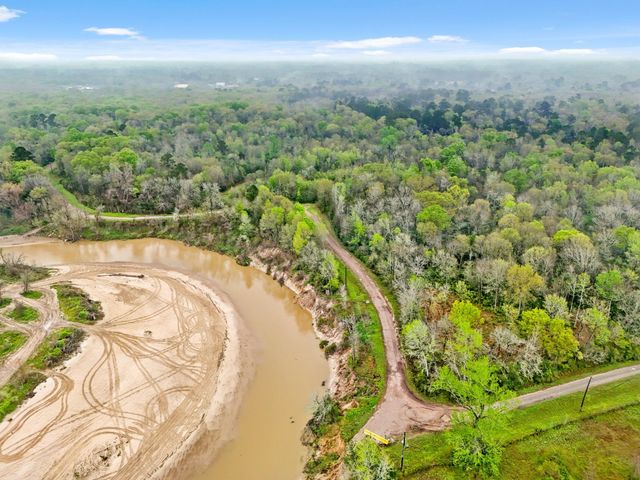 10211 S Essex Drive, Conroe, TX 77302