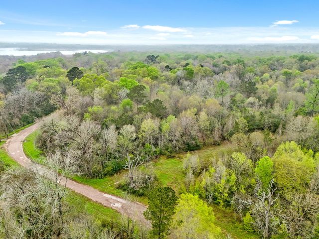 10211 S Essex Drive, Conroe, TX 77302