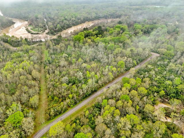 10211 S Essex Drive, Conroe, TX 77302