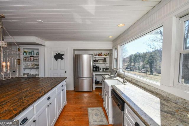 708 Hub Tatum Road, Sautee Nacoochee, GA 30571