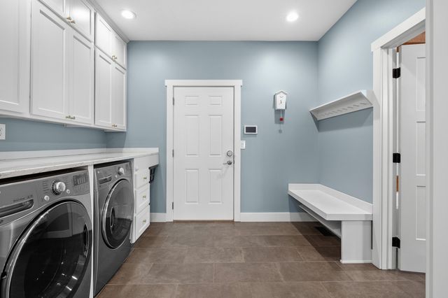 1050 102nd Avenue, Plainwell, MI 49080