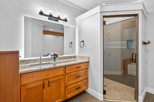 1050 102nd Avenue, Plainwell, MI 49080