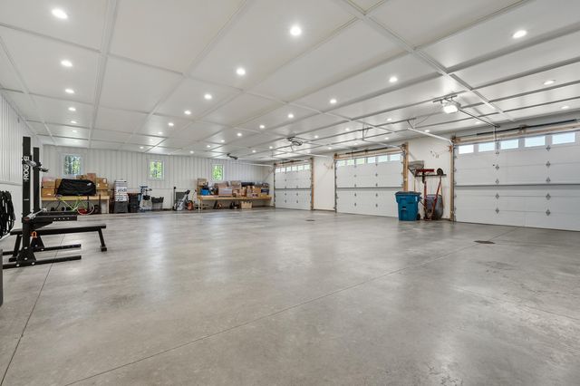 1050 102nd Avenue, Plainwell, MI 49080