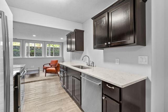 1050 102nd Avenue, Plainwell, MI 49080