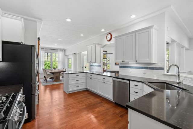 1050 102nd Avenue, Plainwell, MI 49080