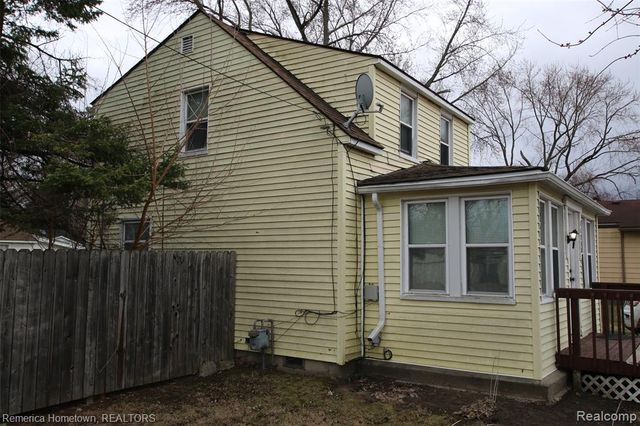 11756 Berwyn, Redford, MI 48239