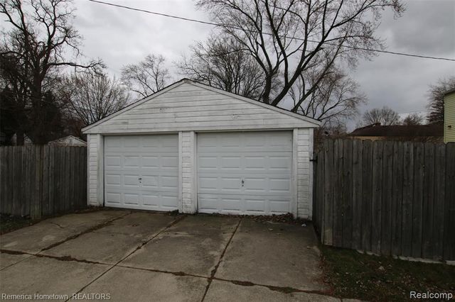 11756 Berwyn, Redford, MI 48239