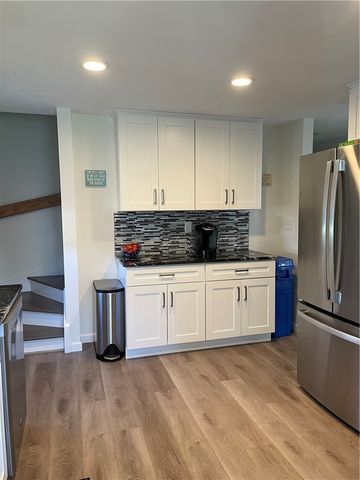 2 Bristol Road, Narragansett, RI 02882