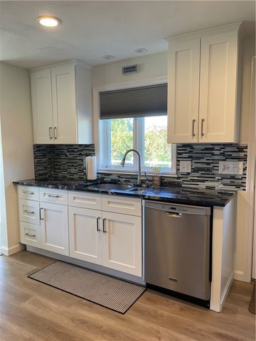 2 Bristol Road, Narragansett, RI 02882