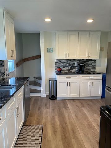 2 Bristol Road, Narragansett, RI 02882
