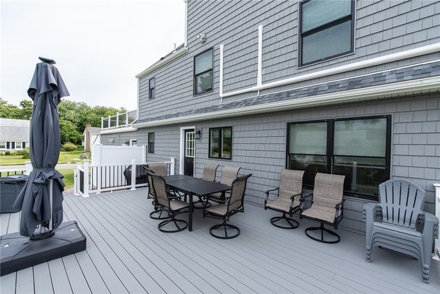2 Bristol Road, Narragansett, RI 02882