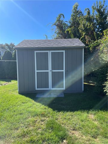2 Bristol Road, Narragansett, RI 02882