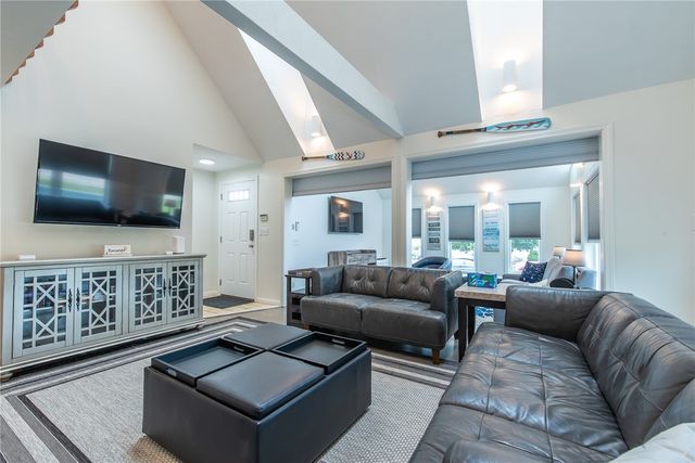 2 Bristol Road, Narragansett, RI 02882