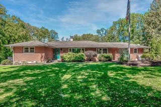 10N906 Hidden Lakes Drive, Elgin, IL 60124