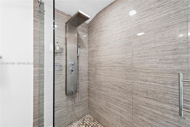 253 N Coconut Ln, Miami Beach, FL 33139