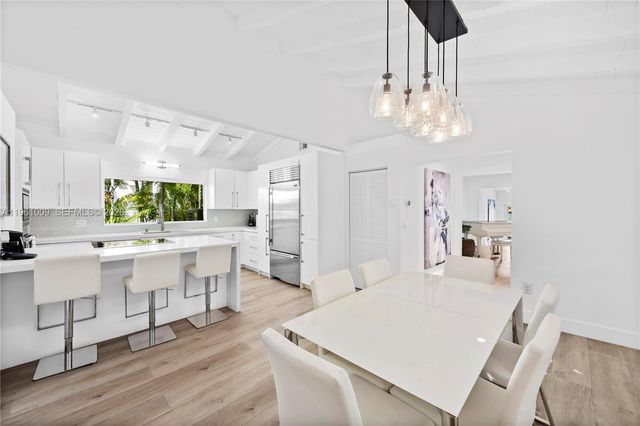 253 N Coconut Ln, Miami Beach, FL 33139