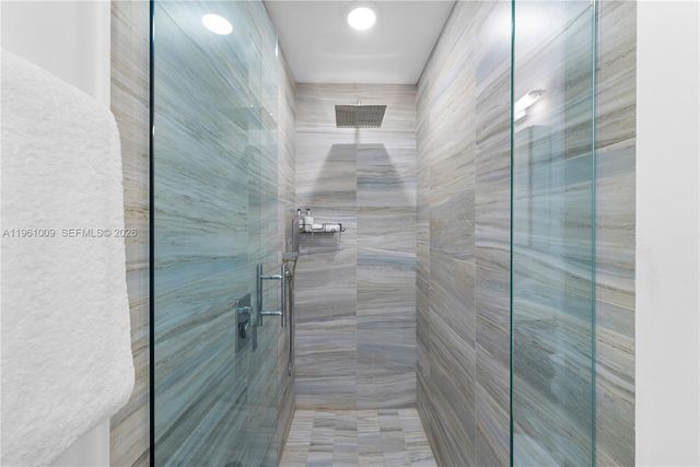 253 N Coconut Ln, Miami Beach, FL 33139