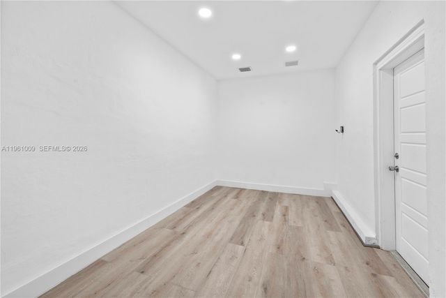 253 N Coconut Ln, Miami Beach, FL 33139