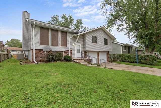 736 W Godfrey Drive, Lincoln, NE 68521