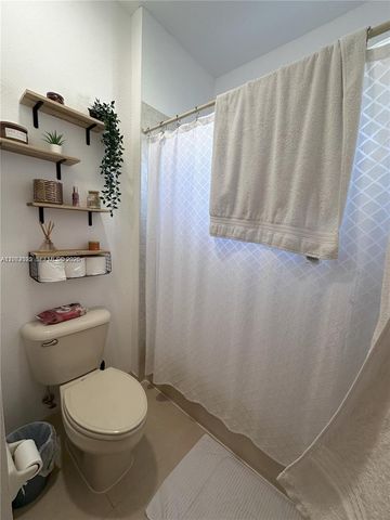 541 Princess Dr, Margate, FL 33068