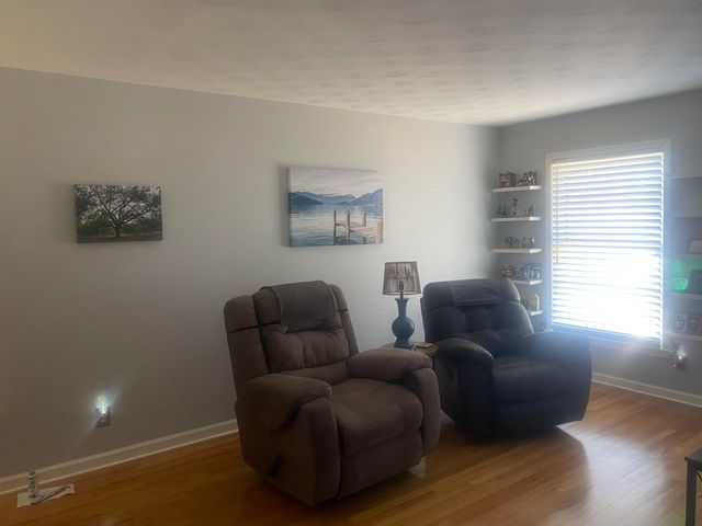 370 LILLIAN DR, Memphis, TN 38109