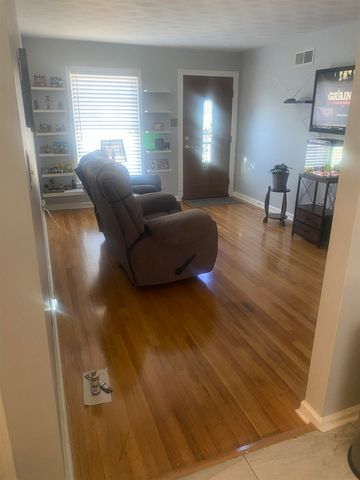 370 LILLIAN DR, Memphis, TN 38109