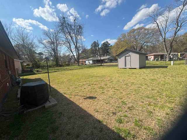 370 LILLIAN DR, Memphis, TN 38109