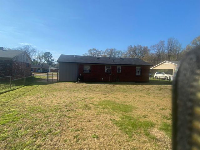 370 LILLIAN DR, Memphis, TN 38109