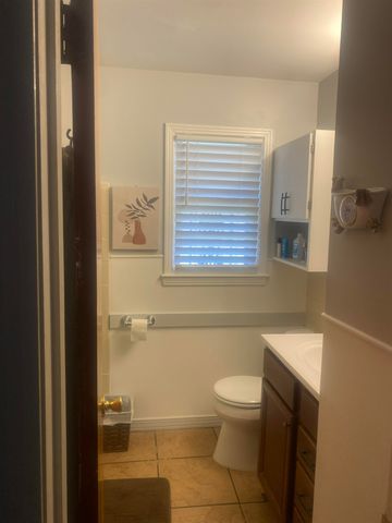 370 LILLIAN DR, Memphis, TN 38109