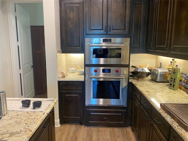 8210 Palmer Lane, Waxahachie, TX 75167