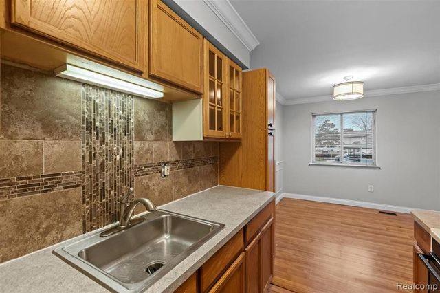 2092 Orchard Crest Street, Utica, MI 48317