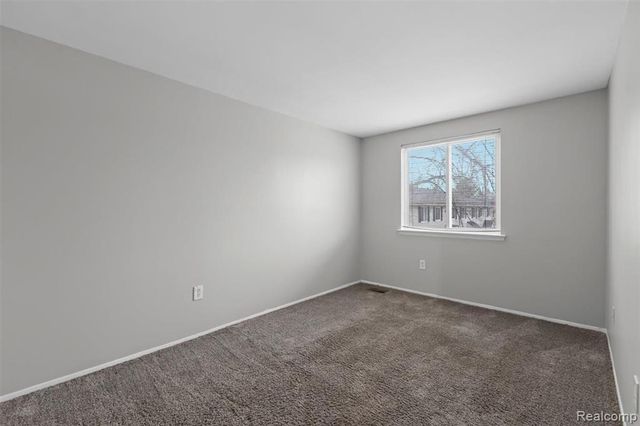 2092 Orchard Crest Street, Utica, MI 48317