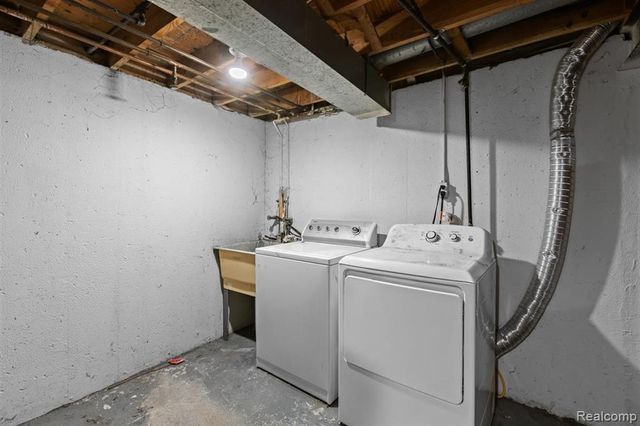 2092 Orchard Crest Street, Utica, MI 48317