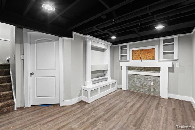 2092 Orchard Crest Street, Utica, MI 48317