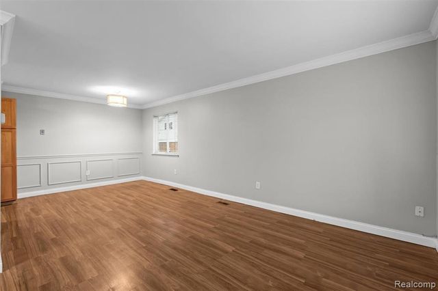 2092 Orchard Crest Street, Utica, MI 48317