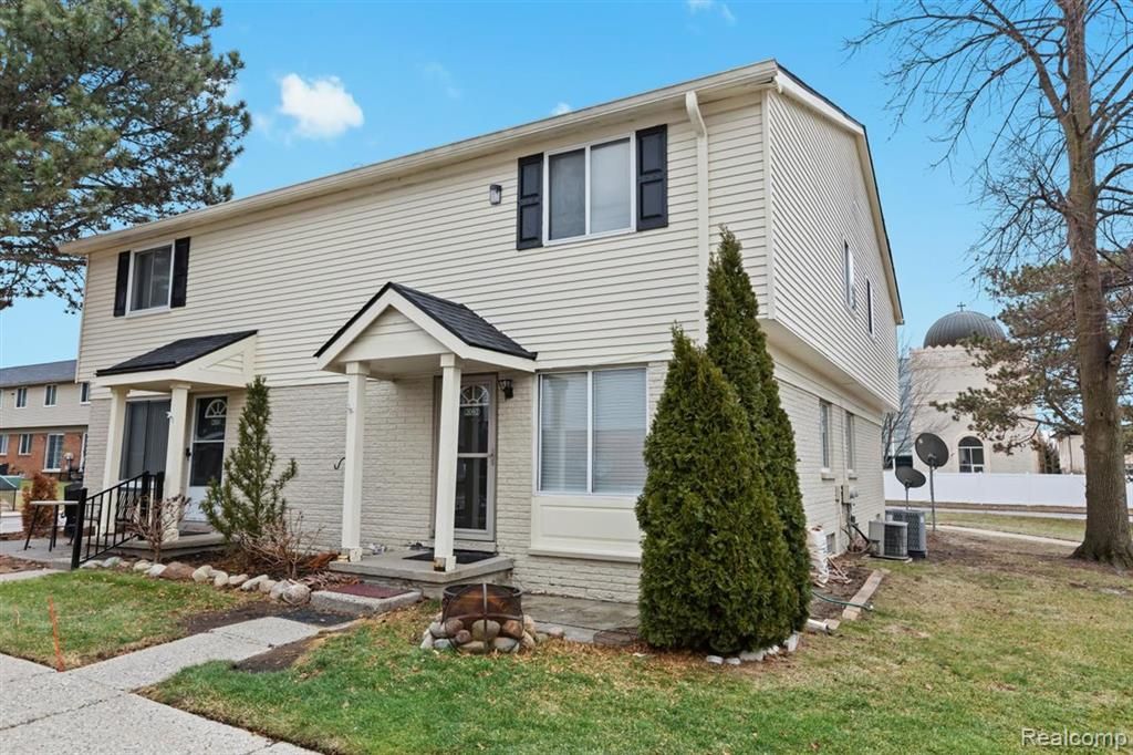 2092 Orchard Crest Street, Utica, MI 48317